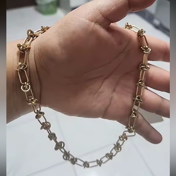 Gold Stainless Steel 18K Gold Knot Jewelry Set - Picture 7 of 13